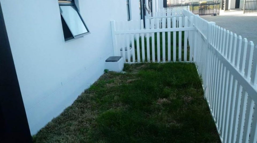 To Let 2 Bedroom Property for Rent in Parklands East Western Cape
